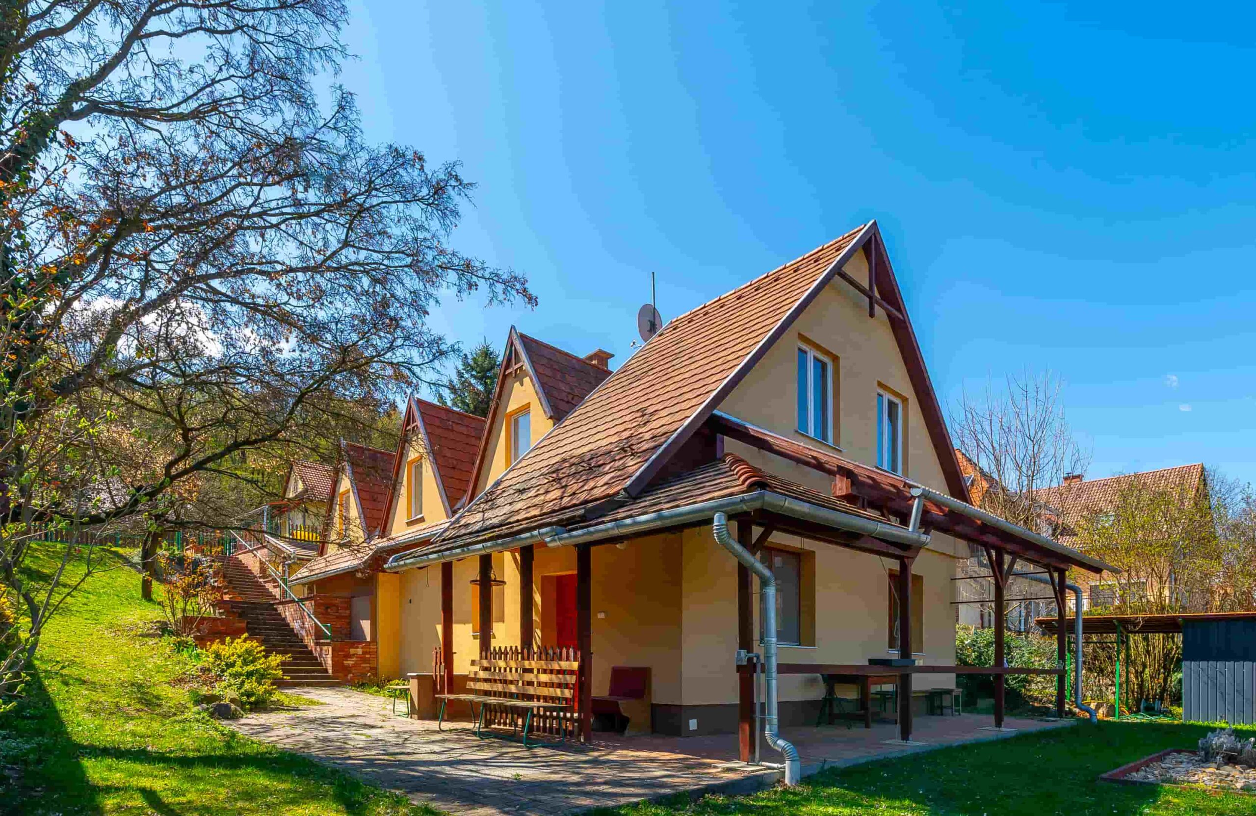 Eladó erdő közeli ház Solymáron!